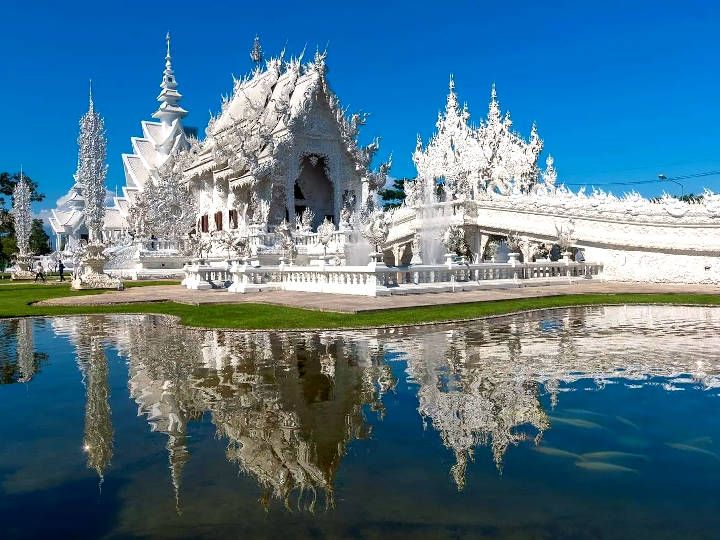 The magnificent White Temple
