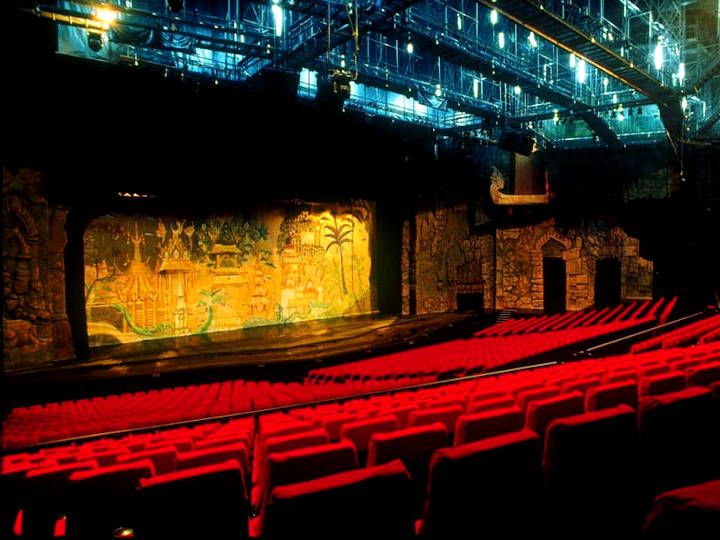 Siam Niramit Theatre is one of the largest stage productions in the world!