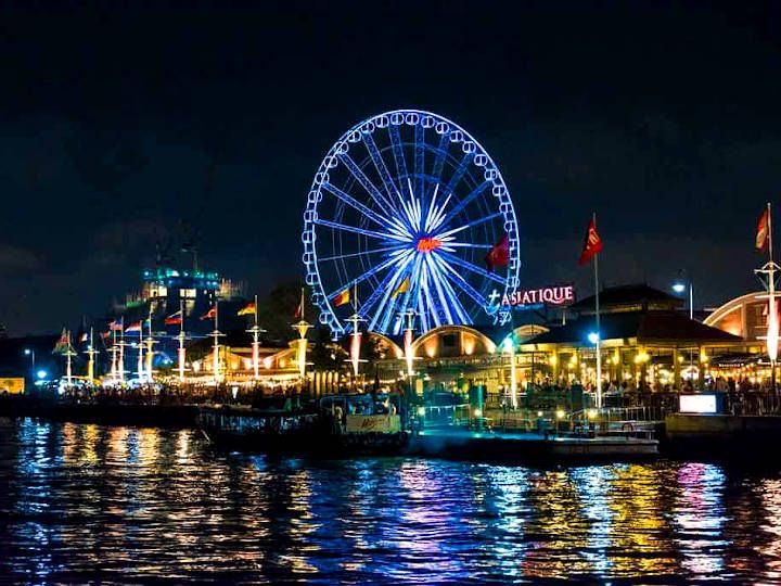 The ship departs daily from Asiatique The Riverfront