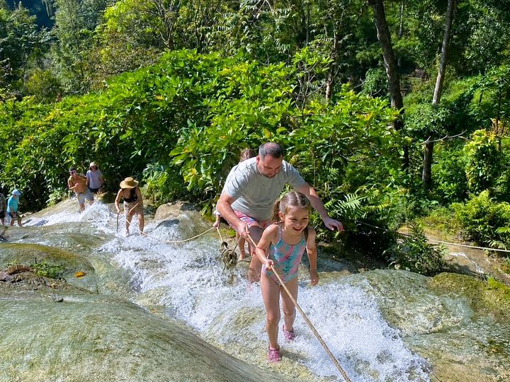 Walk on the non-slip Sticky Waterfall