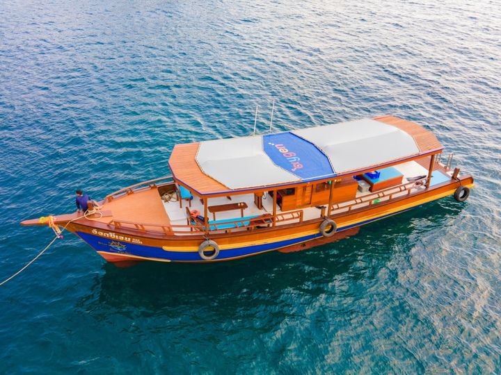 (We may change to a bigger boat if there are more guests.)